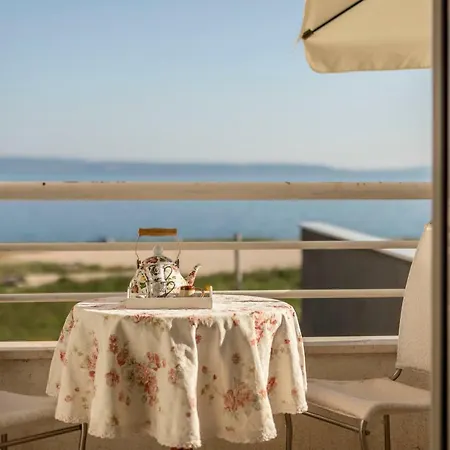Seaview Apartment
