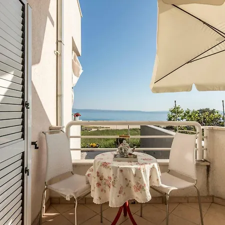 Apartment Seaview Apartment *
