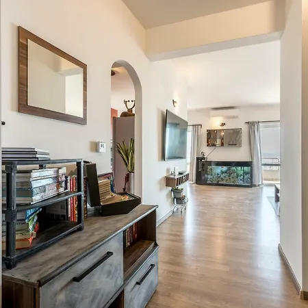 Seaview Apartment *