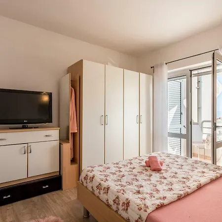 Apartment Seaview Apartment *